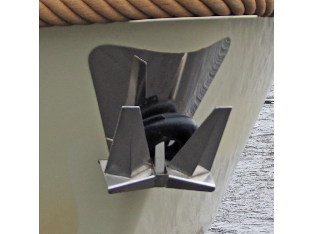  Deck equipment